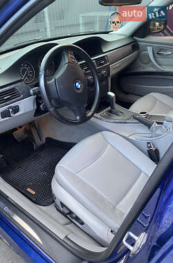Седан BMW 3 Series 2011 в 