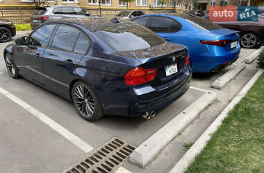 Седан BMW 3 Series 2011 в 
