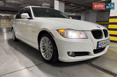 Седан BMW 3 Series 2011 в 