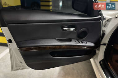 Седан BMW 3 Series 2011 в 