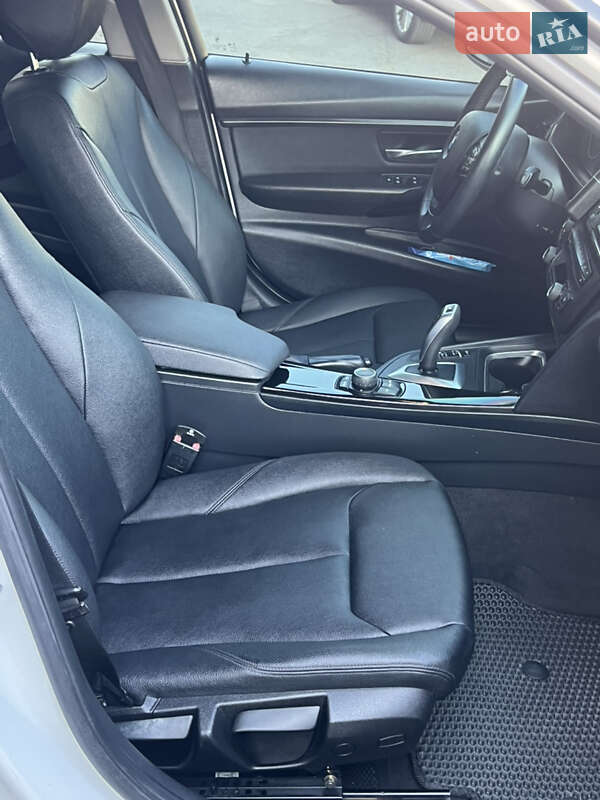 Седан BMW 3 Series 2014 в Одессе