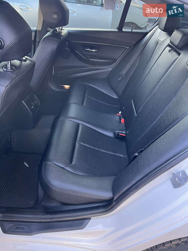 Седан BMW 3 Series 2014 в Одессе