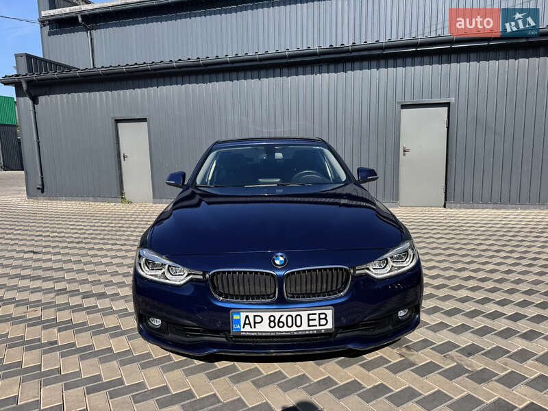 Седан BMW 3 Series 2017 в Николаеве