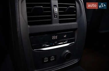 Седан BMW 3 Series 2019 в 