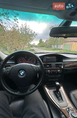 Седан BMW 3 Series 2010 в 