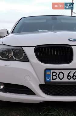 Седан BMW 3 Series 2009 в Тернополі