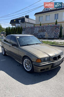 Седан BMW 3 Series 1992 в Рівному