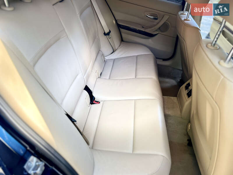 Седан BMW 3 Series 2010 в Одесі
