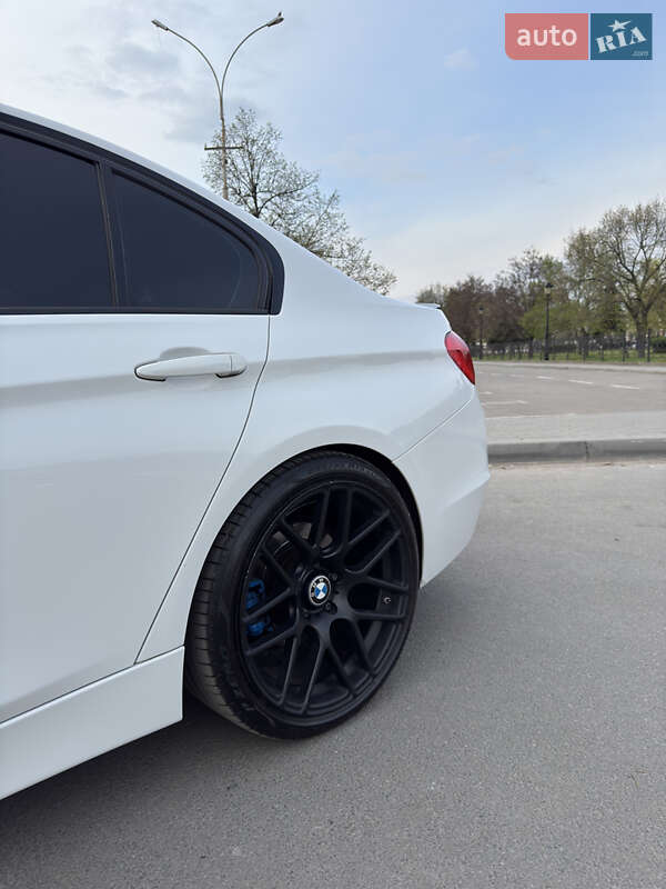 Седан BMW 3 Series 2013 в Новомосковске