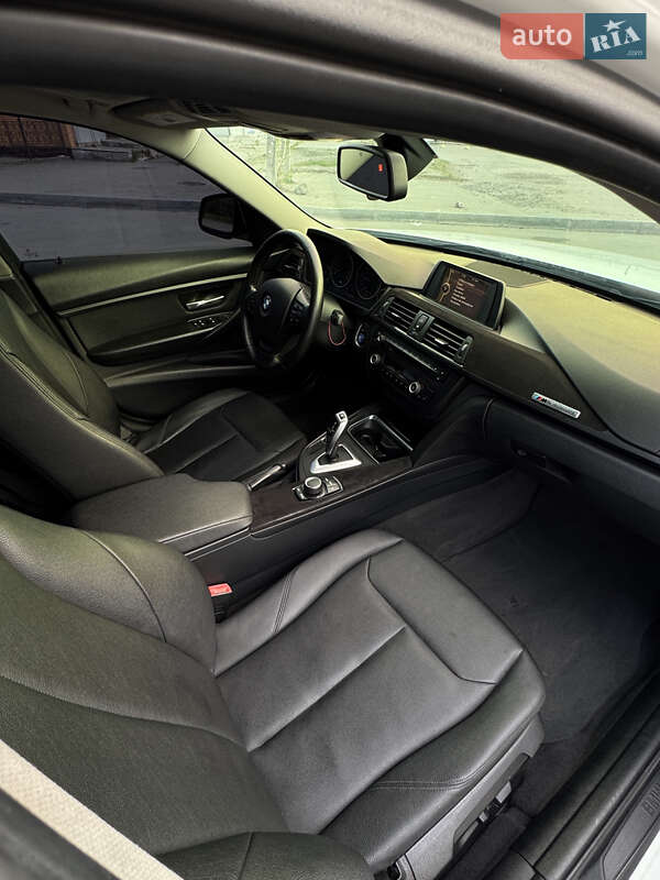 Седан BMW 3 Series 2013 в Новомосковске