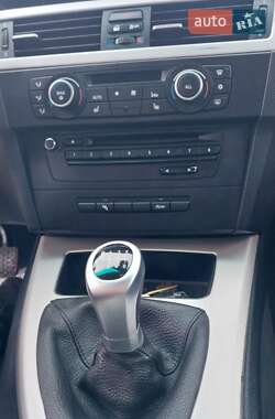 Універсал BMW 3 Series 2011 в Дерно