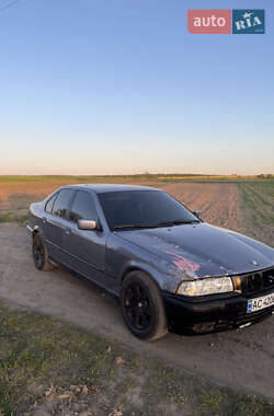 Седан BMW 3 Series 1993 в Луцке