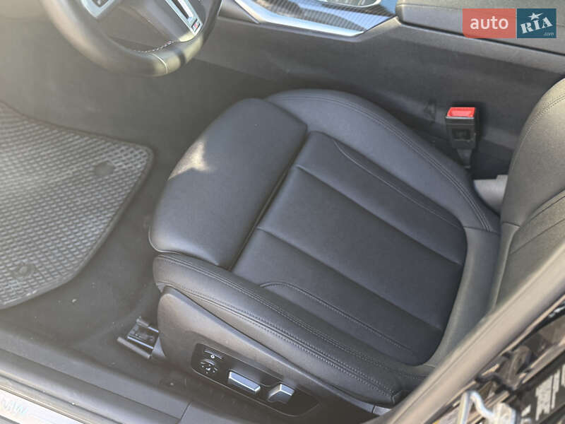 Седан BMW 3 Series 2019 в Львові
