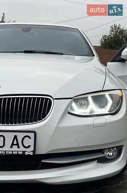 Купе BMW 3 Series 2011 в 