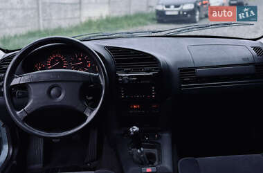 Седан BMW 3 Series 1993 в 