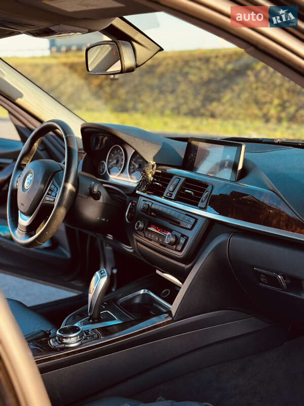 Седан BMW 3 Series 2013 в Львові