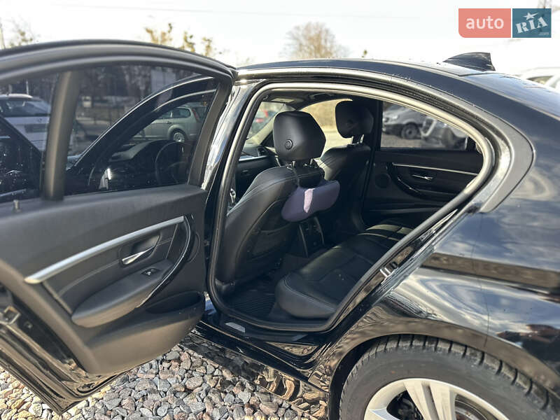 Седан BMW 3 Series 2016 в Ровно