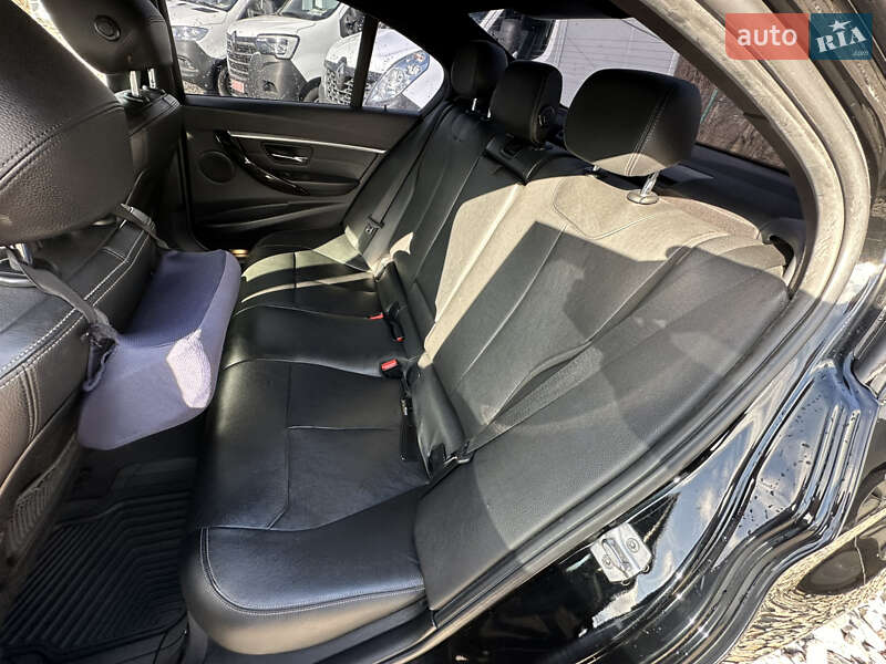 Седан BMW 3 Series 2016 в Ровно