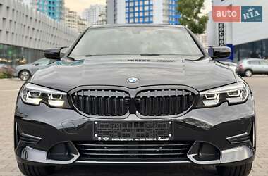 Седан BMW 3 Series 2022 в 