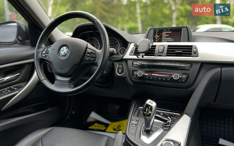 Седан BMW 3 Series 2013 в Львові