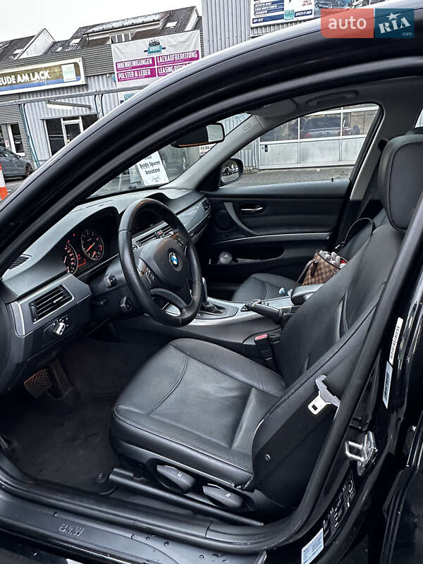 Седан BMW 3 Series 2009 в Ивано-Франковске