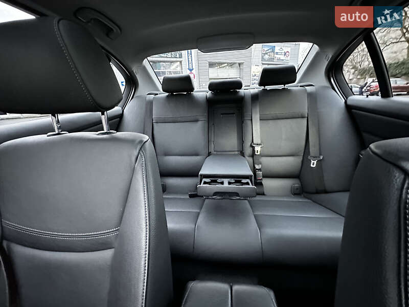 Седан BMW 3 Series 2009 в Ивано-Франковске
