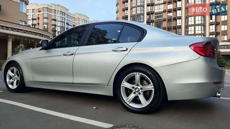 Седан BMW 3 Series 2014 в Киеве