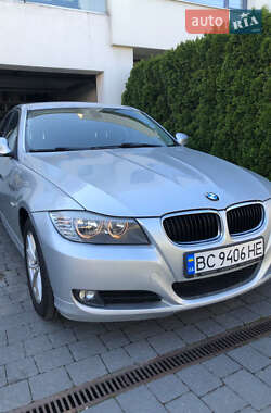 Седан BMW 3 Series 2010 в Львове