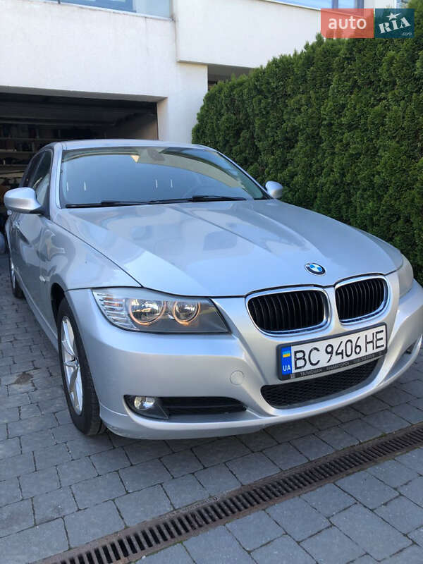 BMW 3 Series 2010