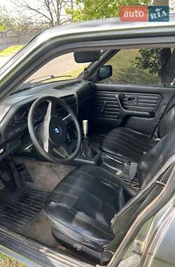Седан BMW 3 Series 1986 в 
