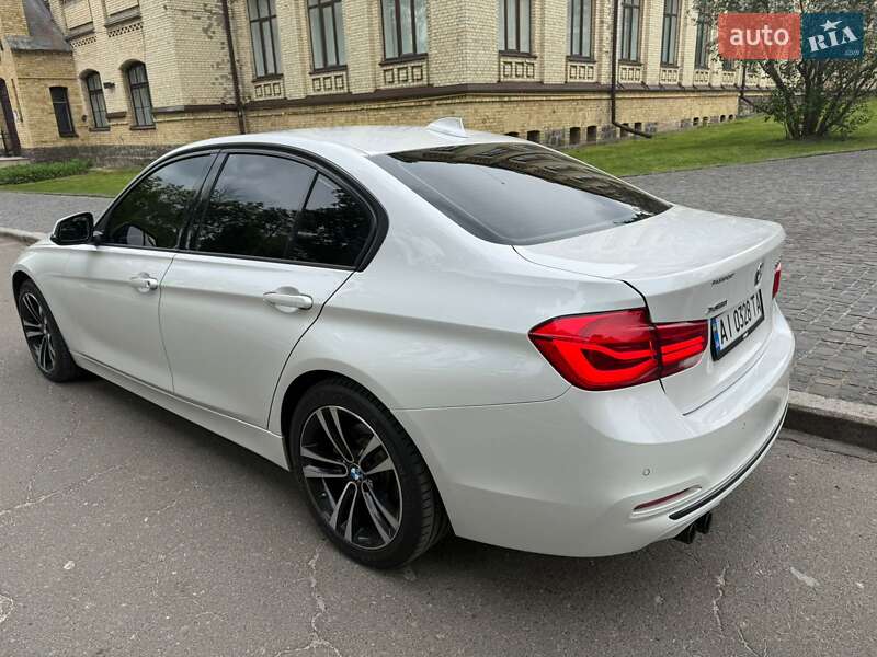 Седан BMW 3 Series 2016 в Києві