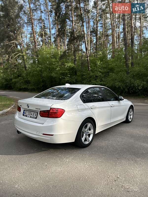 Седан BMW 3 Series 2014 в Броварах