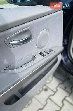 Седан BMW 3 Series 2005 в 
