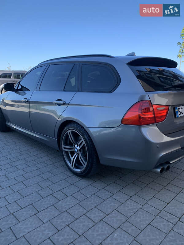 BMW 3 Series 2011