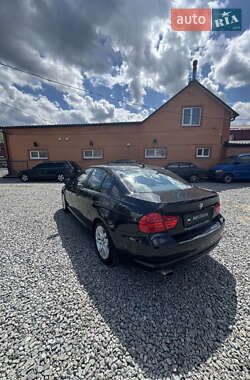 Седан BMW 3 Series 2010 в 