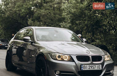 Седан BMW 3 Series 2009 в Кременчуці