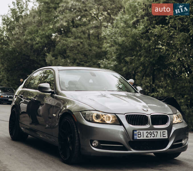 Седан BMW 3 Series 2009 в 