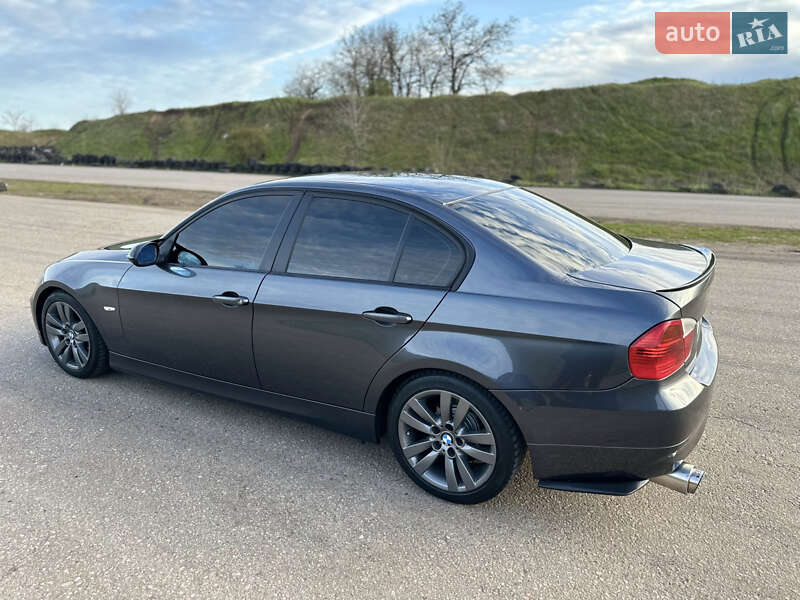 Седан BMW 3 Series 2006 в Одессе