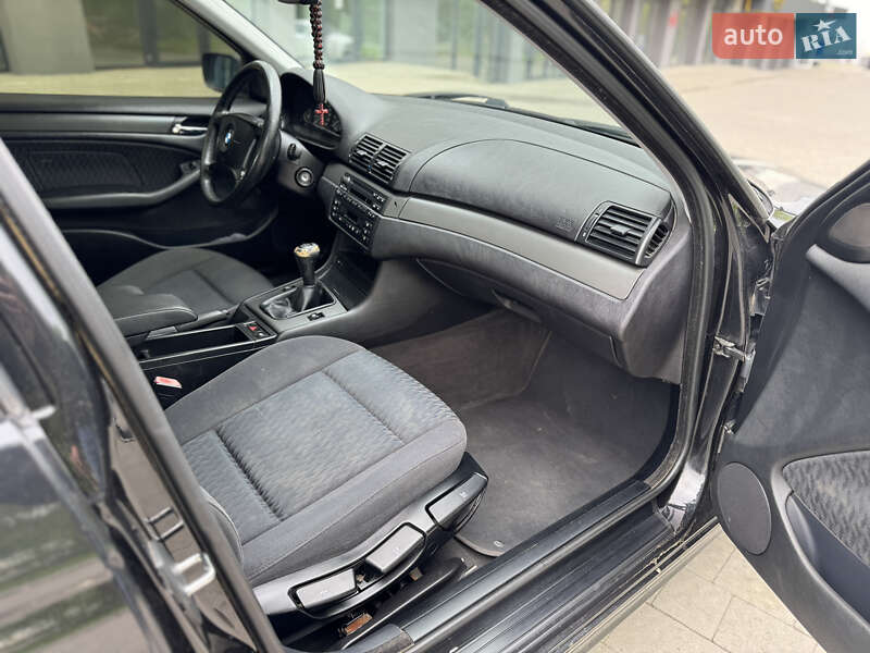 Седан BMW 3 Series 2000 в Новояворовске