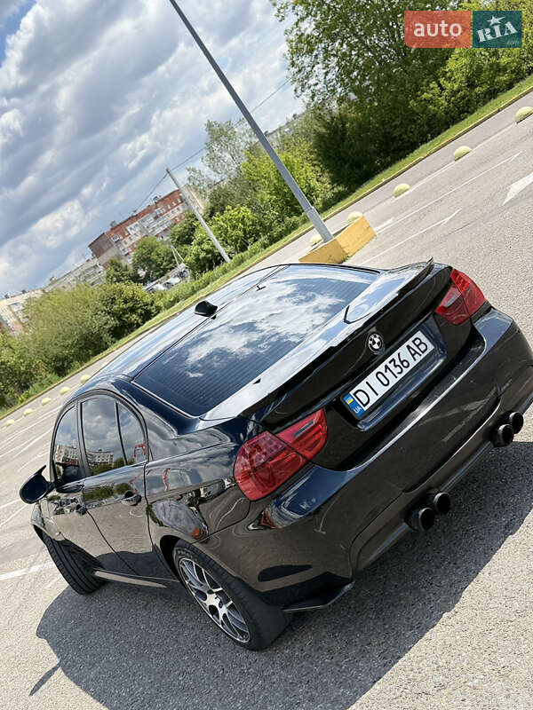 Седан BMW 3 Series 2011 в Чернівцях