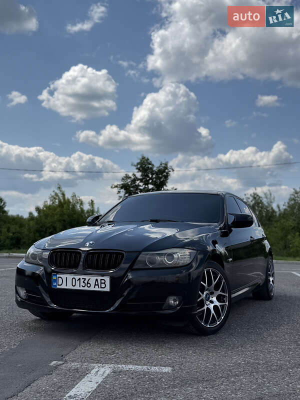 Седан BMW 3 Series 2011 в Чернівцях