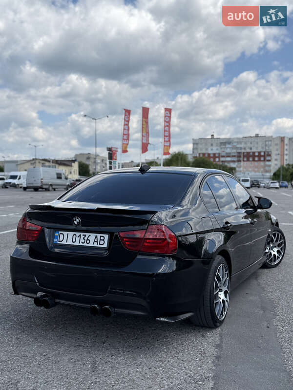 Седан BMW 3 Series 2011 в Чернівцях