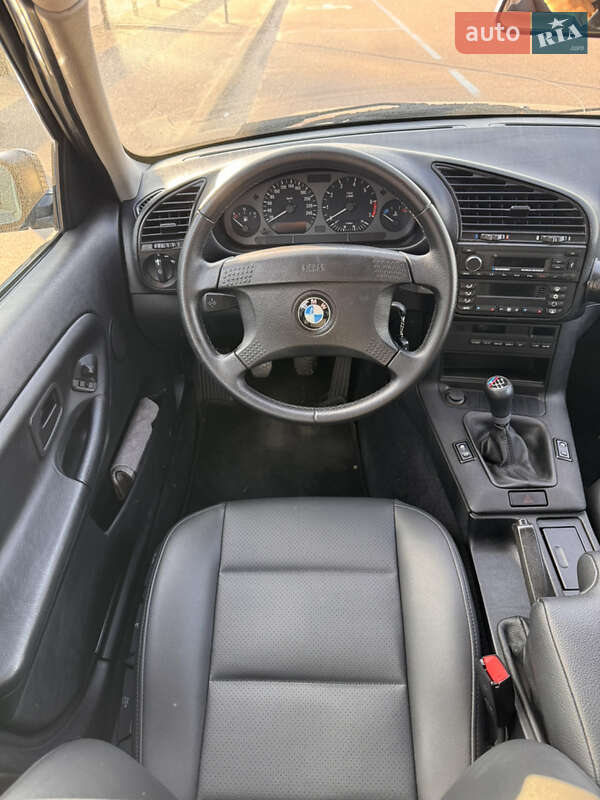 Седан BMW 3 Series 1995 в Киеве
