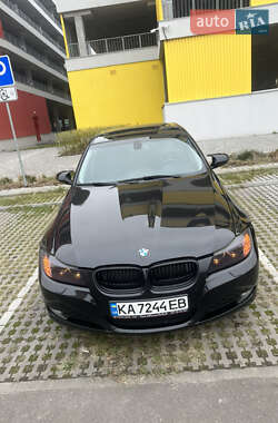 Седан BMW 3 Series 2011 в 