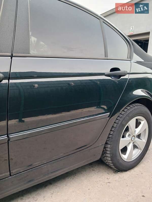 Седан BMW 3 Series 2001 в Каневі