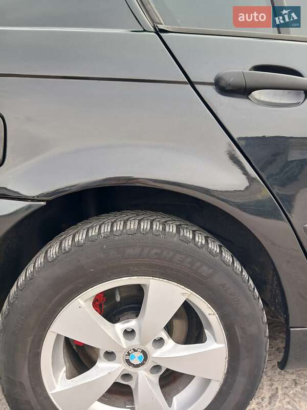 Седан BMW 3 Series 2001 в Каневі