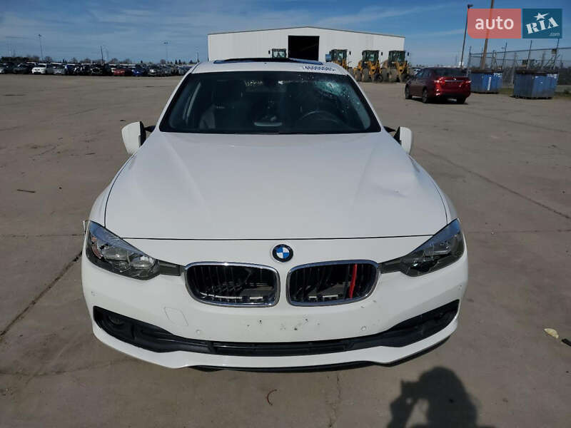 Седан BMW 3 Series 2016 в Львові