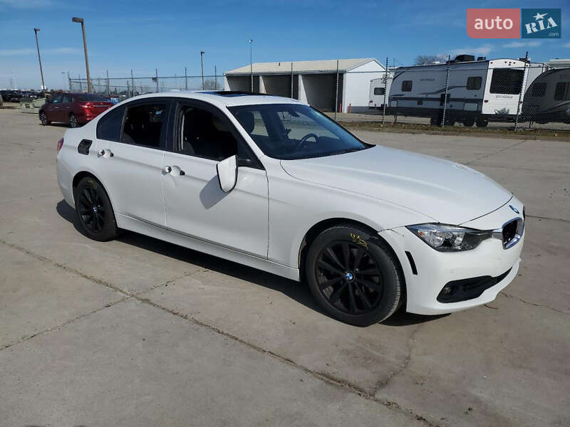 Седан BMW 3 Series 2016 в Львові