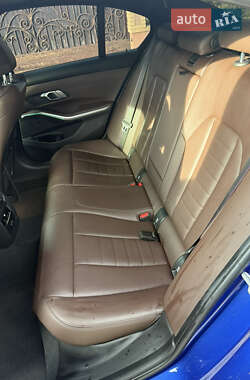 Седан BMW 3 Series 2022 в 