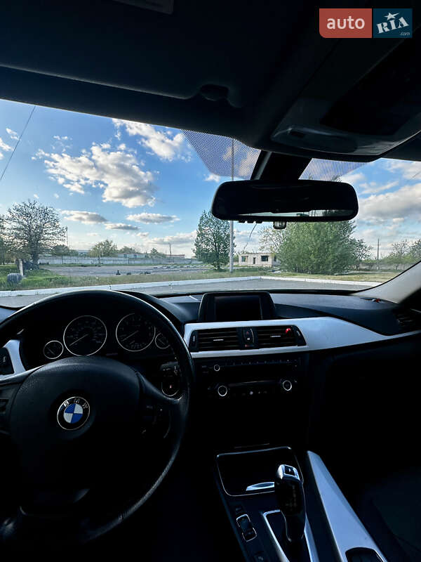 Седан BMW 3 Series 2013 в Павлограде